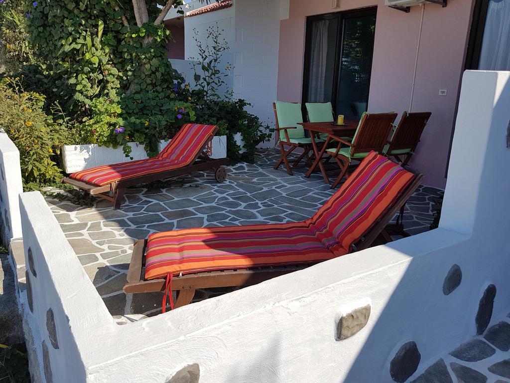 Melina'S Apartments Kalavárda 外观 照片